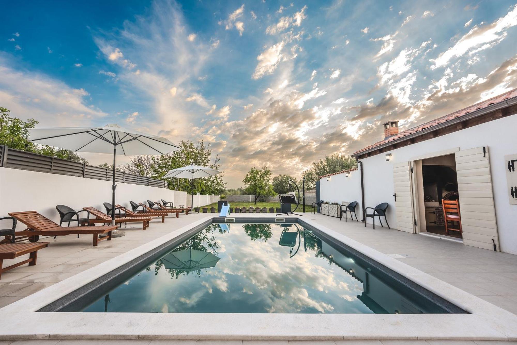 Villa Leny With Pool Sukošan Dış mekan fotoğraf